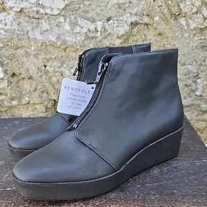 Women's Size 9 AEROSOLES Sleek Black Ankle Booties
